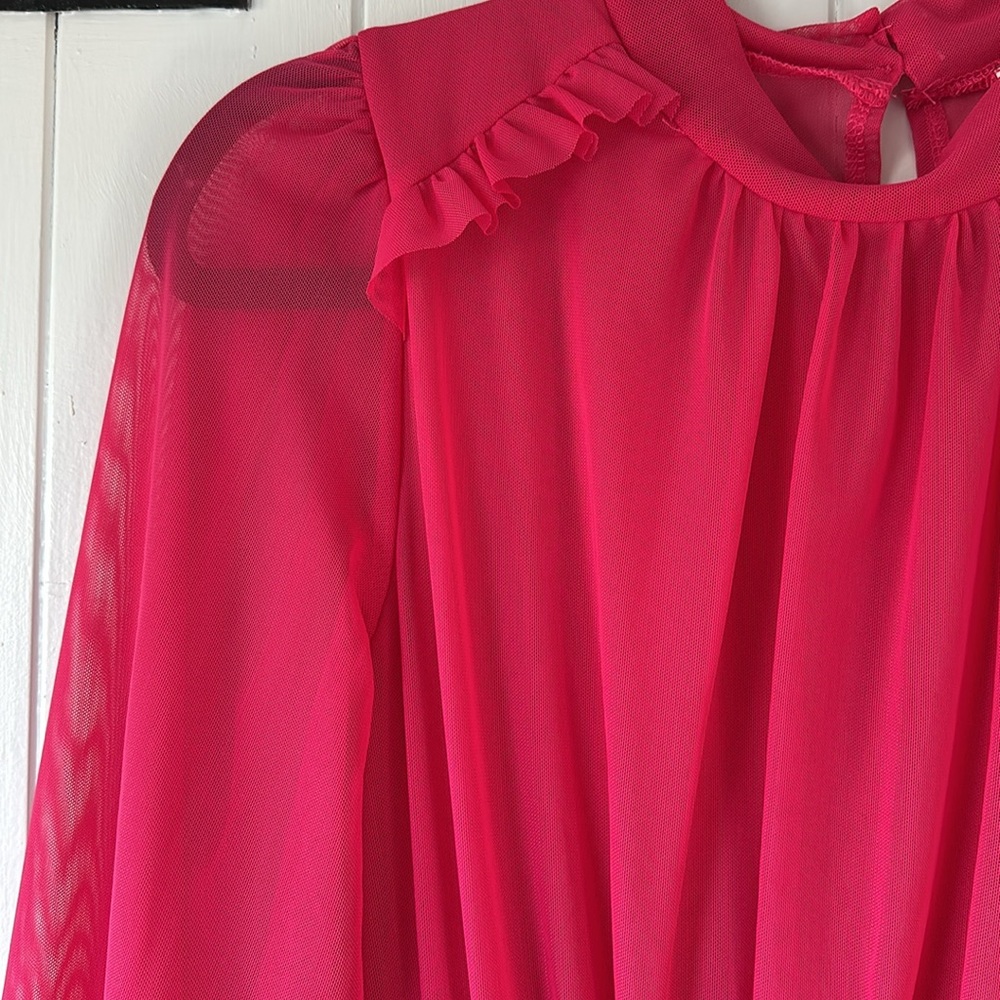 Hot pink dress - Picture 2 of 8